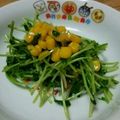 ソラねこ22's cooksnap of when they made 簡単♪お弁当に♪豆苗とコーンのバター醤油.