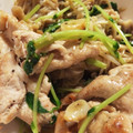 モガジョ☆'s cooksnap of when they made 残り野菜で!!きのこと豆苗の塩麹炒め.