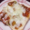 ayaakari's cooksnap of when they made カレーの翌日の朝食は…チーズトースト♪.