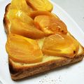いつかは赤岳's cooksnap of when they made 柿のメープルトースト♪.
