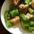 mimiみみ's cooksnap of when they made 甘唐辛子☆鶏肉塩炒め.