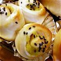 Saki_ikaS's cooksnap of when they made 簡単成形・三つ巴ハムマヨパン.