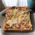 ちゃかぴのすけ's cooksnap of when they made 朝食に♪ベーコンチーズトースト.