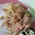 ☆ともよレシピ☆'s cooksnap of when they made 【簡単副菜】もやしとハムの辛子和え.
