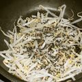 toshiebaba's cooksnap of when they made 美味しいもやしのナムル.