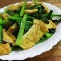 hamuchan's cooksnap of when they made ５分料理♫小松菜と油揚げのさっと炒め.