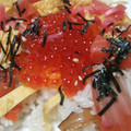 かぴーな's cooksnap of when they made めっちゃ簡単☆鮭といくらのちらし寿司☆.