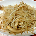 ちゅんRK's cooksnap of when they made もやしとぶなぴーの炒め物.