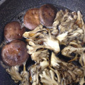 イチコニコ's cooksnap of when they made 椎茸と舞茸の忘れ煮.