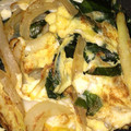 す1222's cooksnap of when they made わかめ✿玉ねぎ✿卵炒め.