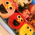 くくるざ's cooksnap of when they made 簡単♪エルモ♡キャラ弁.