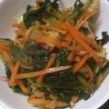 ぶ〜ちゃん。's cooksnap of when they made 捨てないで！大根葉と人参と油揚げの炒め煮.