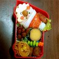 rinrin5555's cooksnap of when they made クリスマスキャラ弁＊簡単サンタおにぎり.