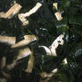 進撃の羊's cooksnap of when they made ワカメと油揚げの煮物.