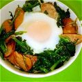 音まま's cooksnap of when they made 簡単☆ほうれん草の巣ごもり卵どんぶり.