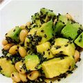 旦那は皿洗い's cooksnap of when they made アボカドと大豆の胡麻生姜和え.