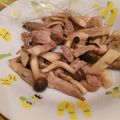 omamioo's cooksnap of when they made 豚肉としめじのパパッと塩炒め.