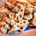たにたーに's cooksnap of when they made こく旨♪れんこんと鶏肉のオイマヨ炒め.