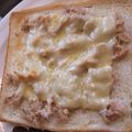 ライオンのスキッピィ's cooksnap of when they made これまた定番☆皆大好きツナチーズトースト.