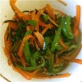 ♥ＩＺＵ♥'s cooksnap of when they made ピーマンとニンジンの塩昆布和え.