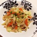 なつき☆ミ's cooksnap of when they made 冷蔵庫の野菜まるまる焼きうどん.