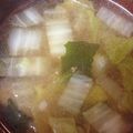H♡S's cooksnap of when they made 白菜とわかめのごま油風味味噌汁.
