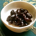 rakuponyo's cooksnap of when they made 簡単なのにふっくら 黒豆.