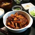 akasayu's cooksnap of when they made きのこたっぷり！ビッグな煮込みハンバーグ.