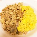 hhh1214's cooksnap of when they made フワフワ卵と豆腐そぼろの2色丼.