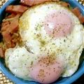 こっぷぽーん's cooksnap of when they made 簡単すぎ♪ベーコンエッグ丼.
