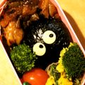 noamanma's cooksnap of when they made まっくろくろすけのおにぎり　(キャラ弁).