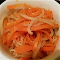 はぎっ子's cooksnap of when they made 人参ともやしのゴマ味噌和え.