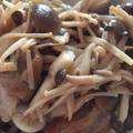 Erichuan's cooksnap of when they made しめじともやしの豚バラ炒め★.