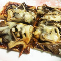 くるみミルクティ's cooksnap of when they made 油揚げの舞茸ピザ(´艸｀*).