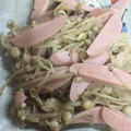 ☆＊☆ともちん☆＊☆'s cooksnap of when they made 簡単！えのきと魚肉ソーセージのバター炒め.