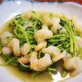 ＠LECHE's cooksnap of when they made えびと豆苗の中華炒め.