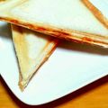 ☆Lou☆'s cooksnap of when they made チーズとハムのピザ風ホットサンド.