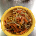 ひまわり６号's cooksnap of when they made もやしと人参の簡単煮物.