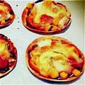 ｽﾞﾙｯｸﾞ's cooksnap of when they made おやつにも、餅消費にも!!餃子の皮でピザ.