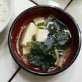 ❦sapphire❦'s cooksnap of when they made 朝食に！ 早い 豆腐 ワカメの お吸い物.