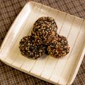 しやわし's cooksnap of when they made お弁当やおやつに*さつまいもの胡麻団子*.