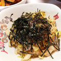 まーしの's cooksnap of when they made 副菜に☆簡単♪漬物・胡瓜・鰹節のゴマ和え.