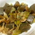 MofeMofee's cooksnap of when they made 舞茸とこんにゃくのピリ辛煮.