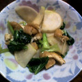 ともっっぺ's cooksnap of when they made 葉つきカブと油揚げの炒め煮.