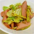 旦那は皿洗い's cooksnap of when they made 塩麹だけ～！キャベツ＆ギョニソ炒め.