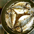 kentae's cooksnap of when they made 沼津では御馴染み☆アジの干物の素揚げ.