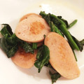 sayogon's cooksnap of when they made ほうれん草と魚肉ソーセージの塩胡椒炒め.
