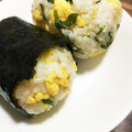 ZAQ13's cooksnap of when they made たまごと青シソとゴマのおにぎり.