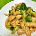 micakino's cooksnap of when they made すごくおいしいダイエット！鶏ムネ肉とブロッコリーのオイスターソース炒め.