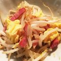 たくちくた's cooksnap of when they made 簡単、モヤシと玉子の炒めもの.